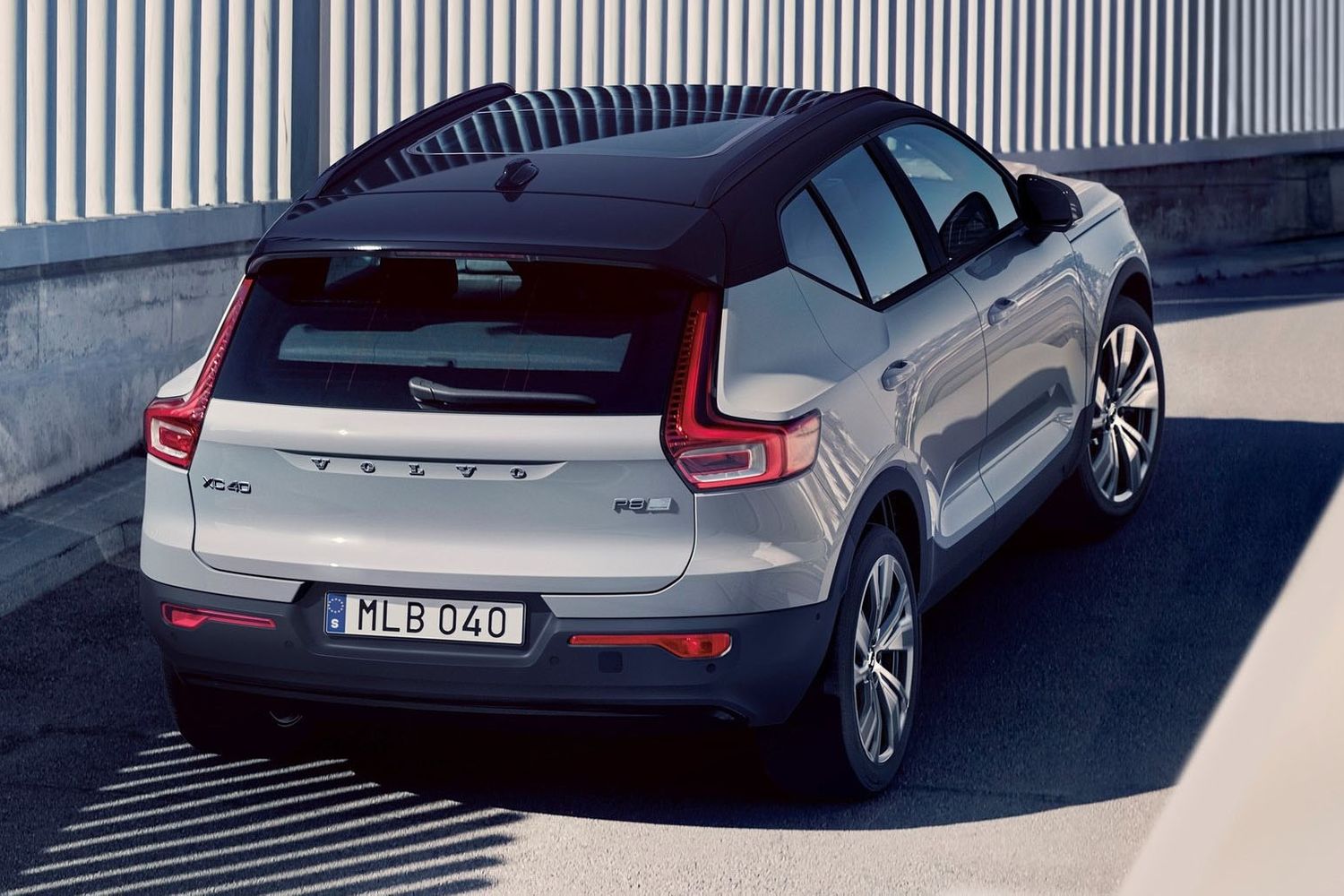 Volvo XC40 Recharge Price and Specification | Electrifying