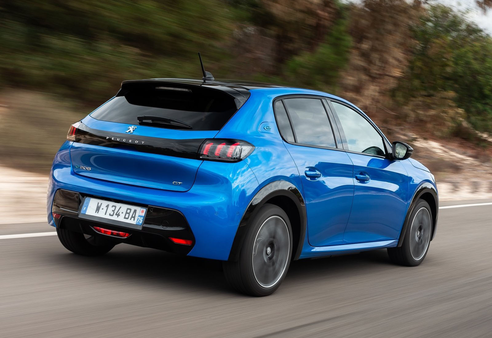Peugeot электромобиль