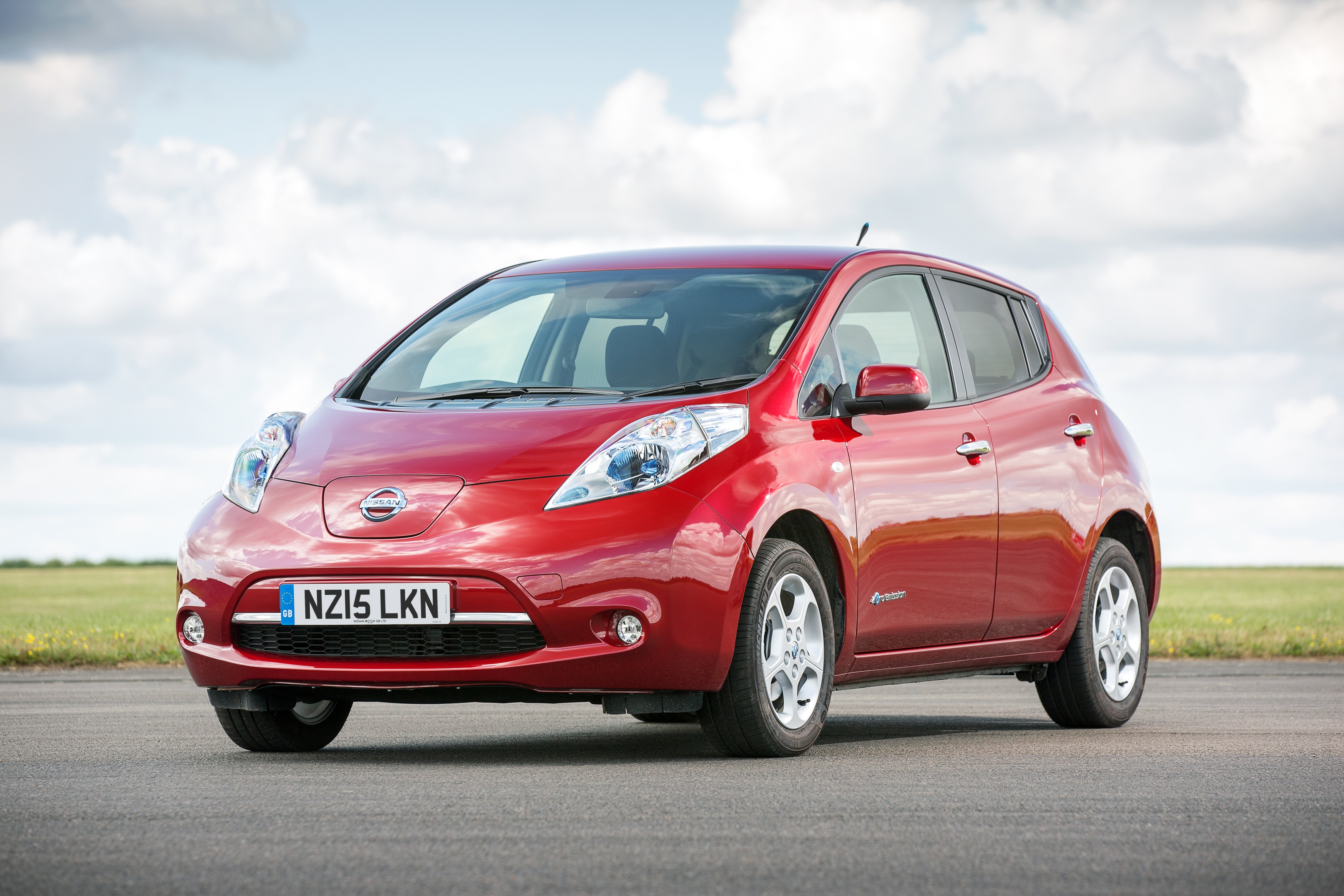 I Leaf Petrol Behind With An Extra Battery Electrifying
