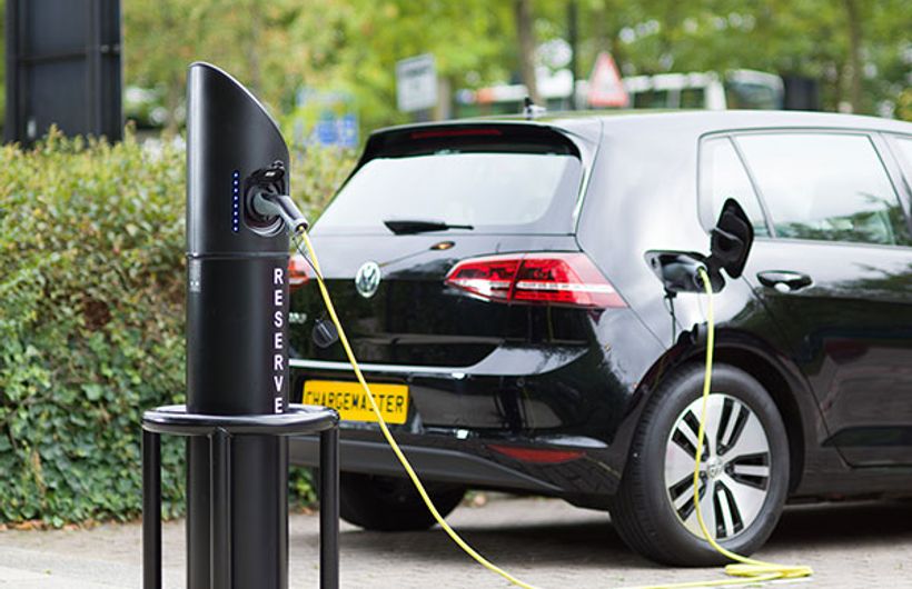 bp pulse AC public charger with e-Golf
