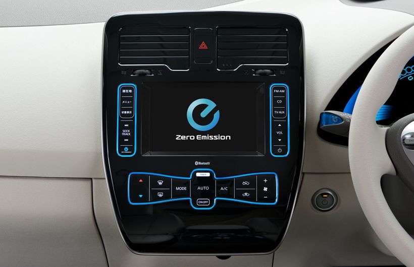 Early Nissan Leaf infotainment system
