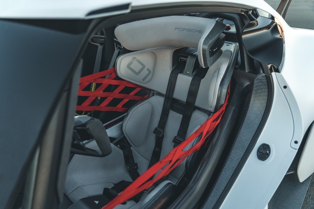 Porsche Mission R seat