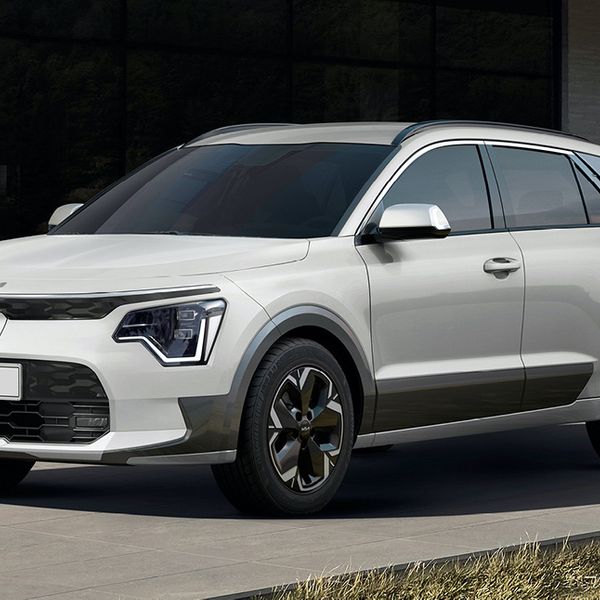 2022 Kia Niro EV, front static, white car