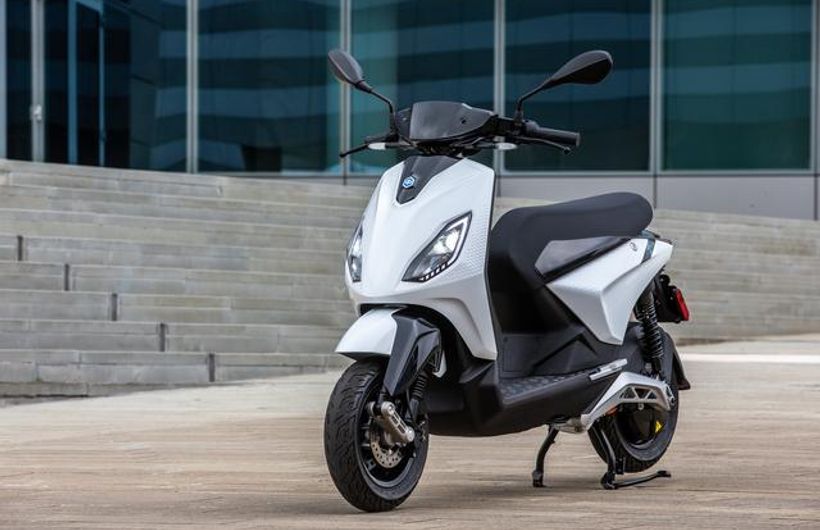 Piaggio 1 electric moped