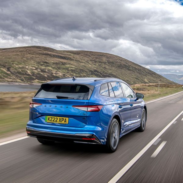 ŠKODA, Enyaq, Blue, action