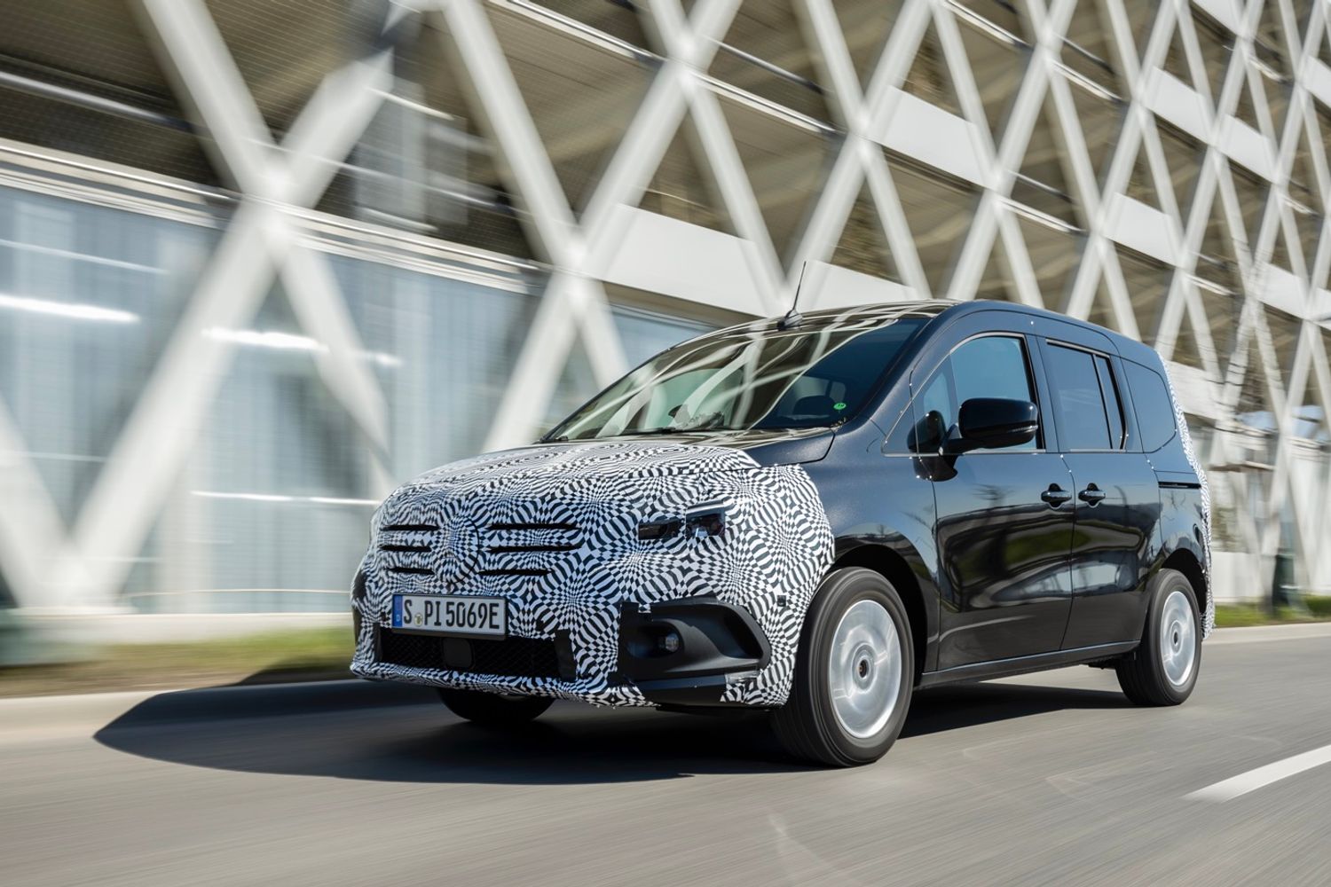 Mercedes EQT prototype, front action, disguised