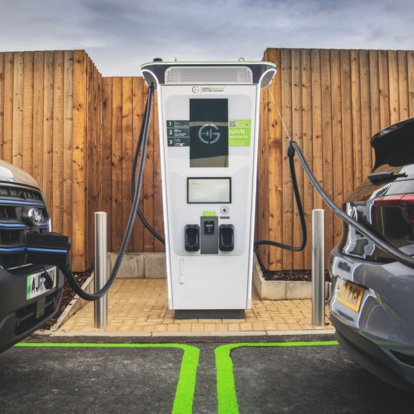 Gridserve ABB Terra 360 - UK’s fastest car charger at Braintree Forecourt - connected to Ford eTransit and Volkswagen ID.3