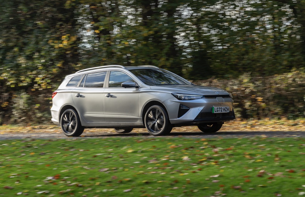 MG 5 EV 2023 Review and Buyers Guide | Electrifying.com