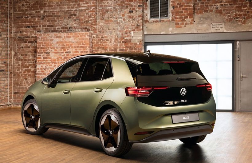2023 Volkswagen ID.3 rear, in studio, green car