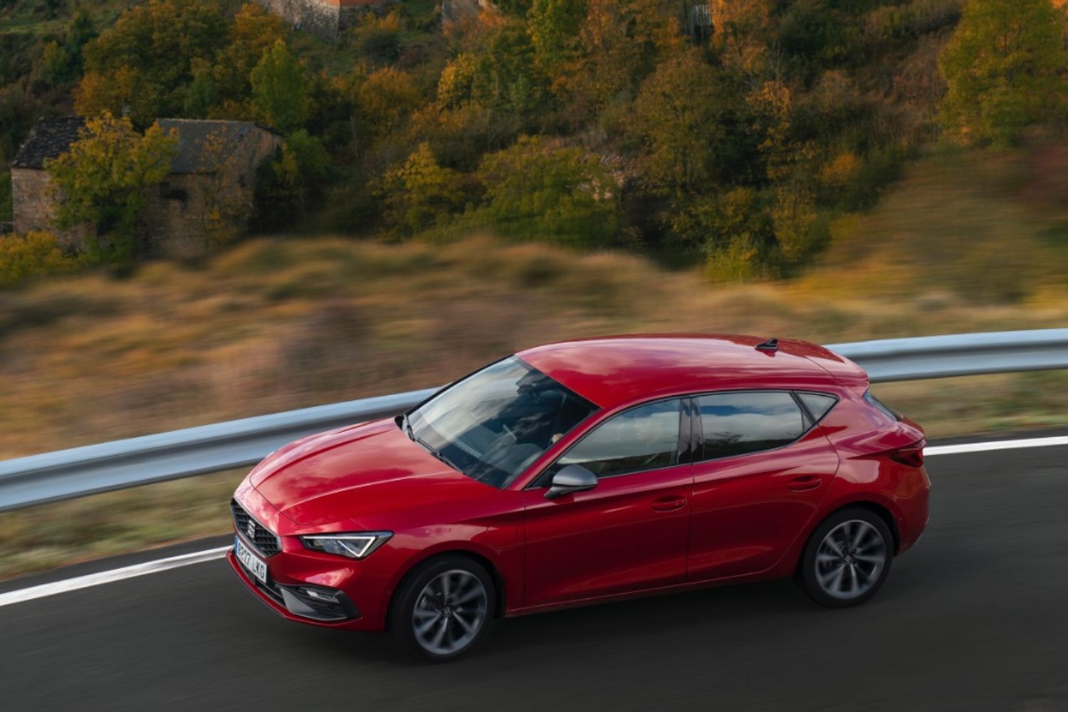 Seat Leon e-Hybrid Review | Electrifying