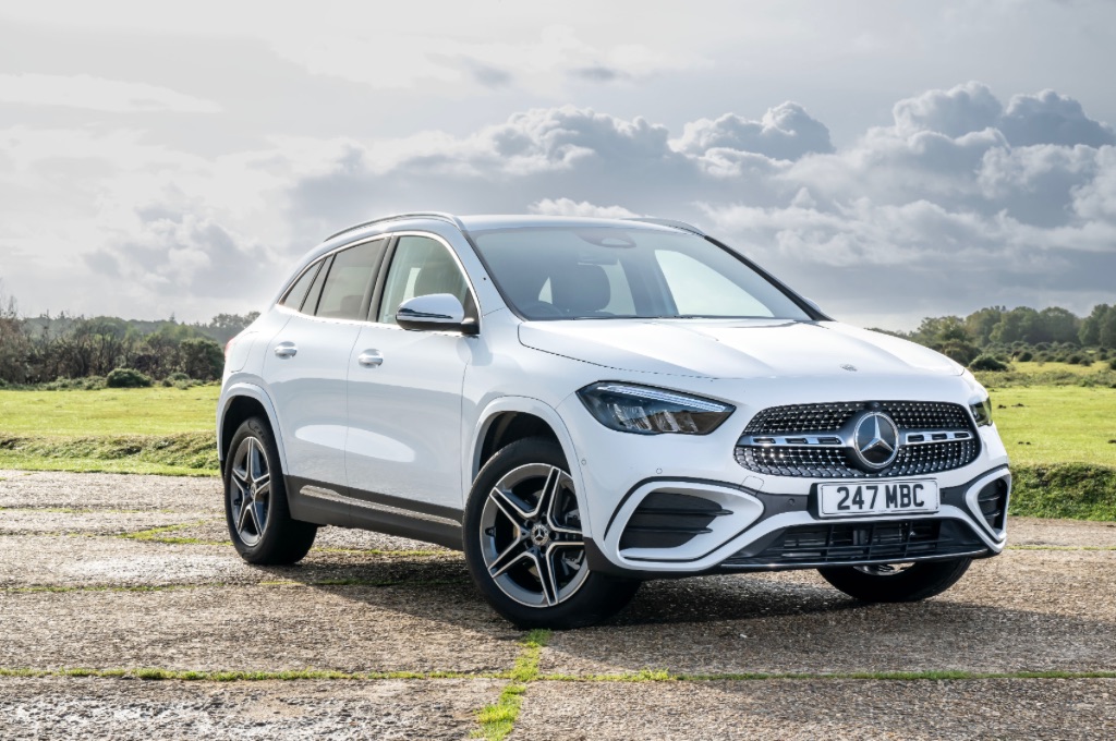 MERCEDES GLA 250 EQ POWER E HYBRID 262 CV TYPE AMG MULTIBEAM LED