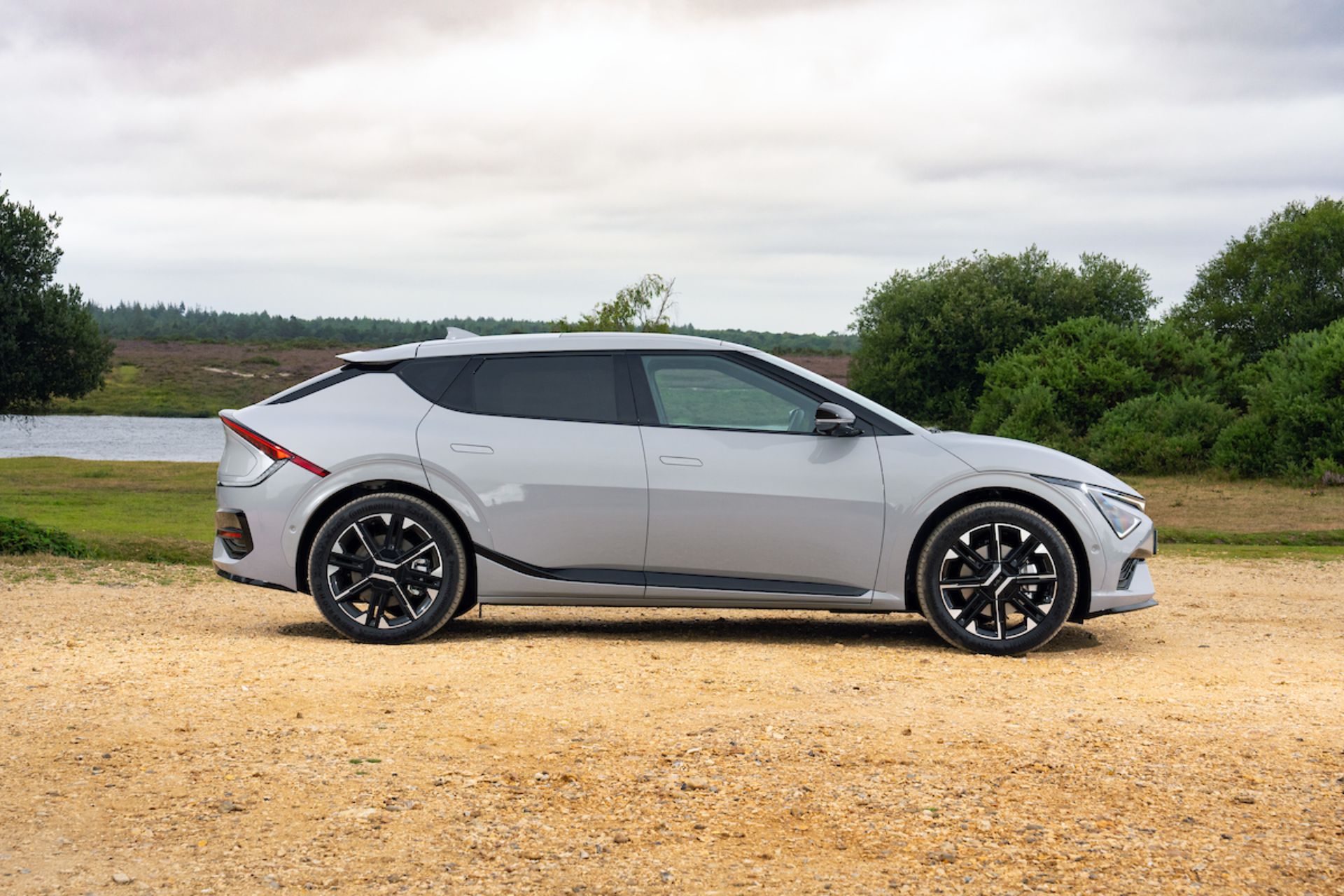 kia ev6 review carwow